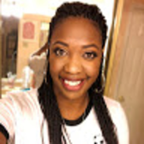 Profile Picture of Simonne Bailey (@simonnebailey) on Poshmark