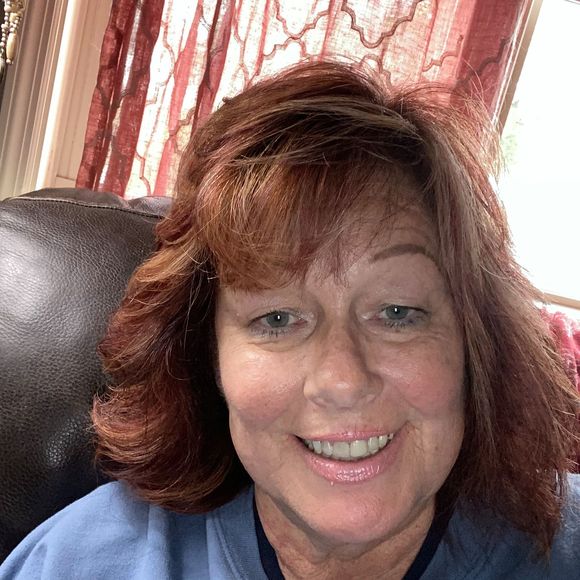 Profile Picture of Kerri Mckay (@kerri_mckay) on Poshmark