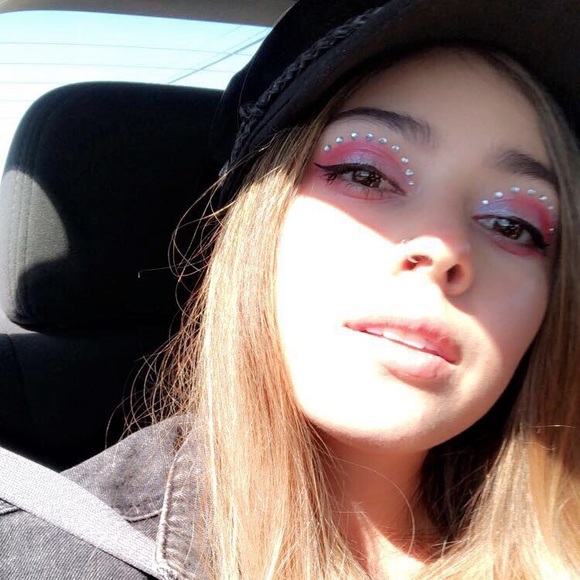 Profile Picture of Bianca Quinones (@bgoesbananas) on Poshmark