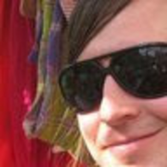 Profile Picture of Will Robison (@rereruru) on Poshmark