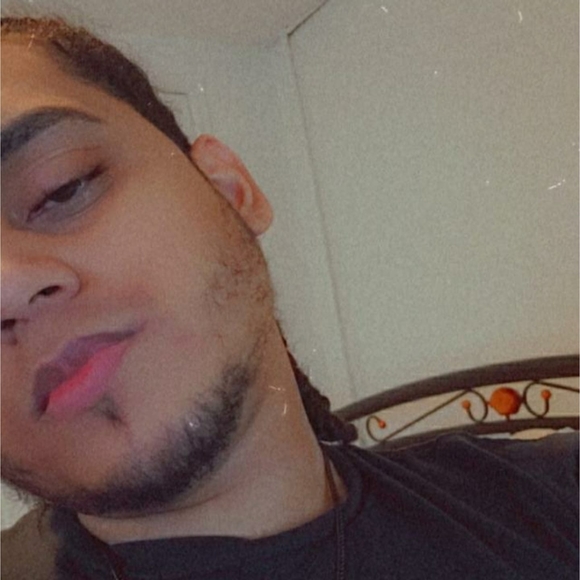 Profile Picture of Luis antony Bello adames (@elmayor) on Poshmark