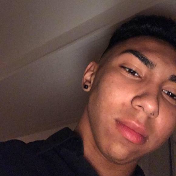 Profile Picture of Victor Araujo (@vicokid55) on Poshmark