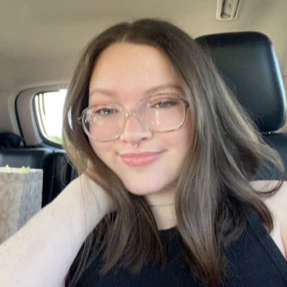 Profile Picture of Delaney Pilkinton (@delaneydawn39) on Poshmark