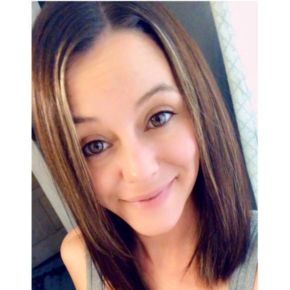 Profile Picture of Crystal Jarles (@crystaljarles) on Poshmark