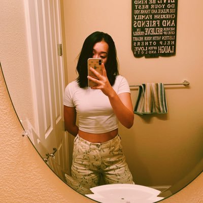 Profile Picture of Abigail Nguyen (@abigail_joy_2) on Twitter