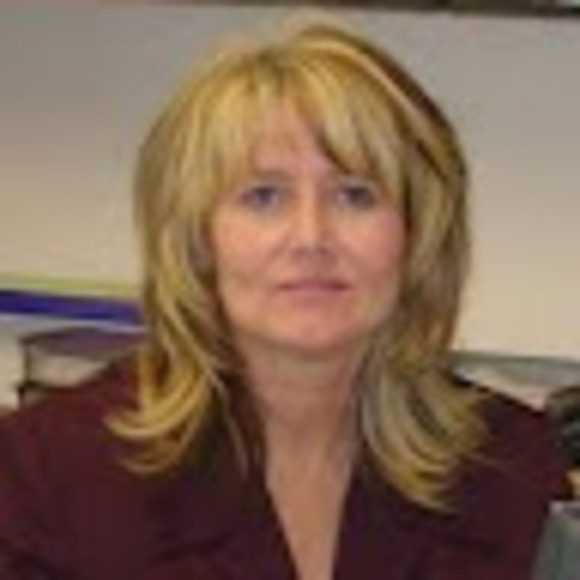 Profile Picture of Joy Schoch (@joyschoch) on Poshmark