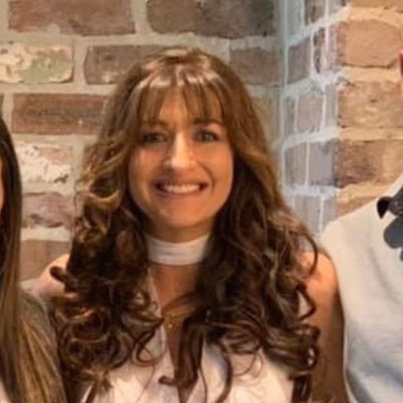 Profile Picture of Sharon Hallal (@sharonhallal) on Poshmark