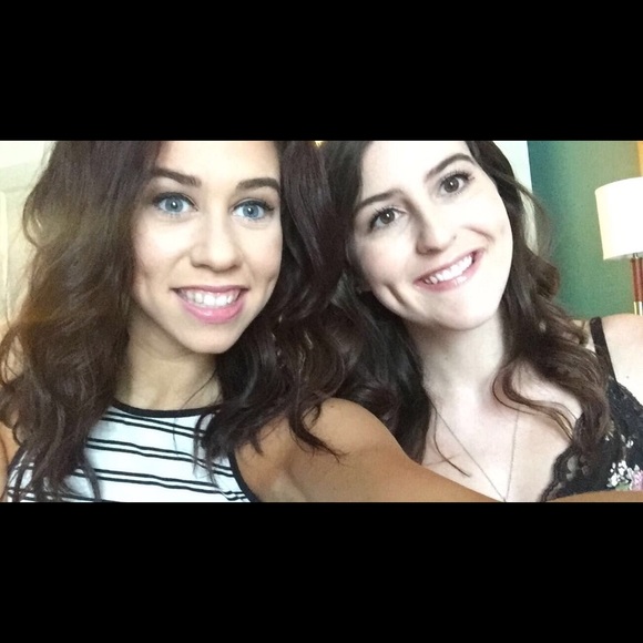 Profile Picture of Haley Humphrey (@haleymarrrie) on Poshmark