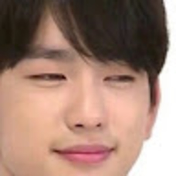 Profile Picture of Alex Alvidrez (@babeyshinjuku) on Poshmark