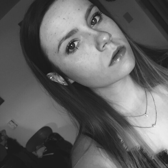 Profile Picture of Haley Glaser (@hglaser) on Poshmark