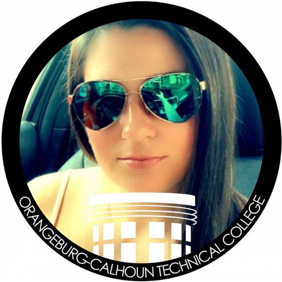 Profile Picture of Stephanie Thompson (@formula599) on Poshmark