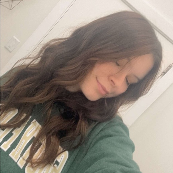 Profile Picture of Paige Calkowski (@paige_calkowski) on Poshmark