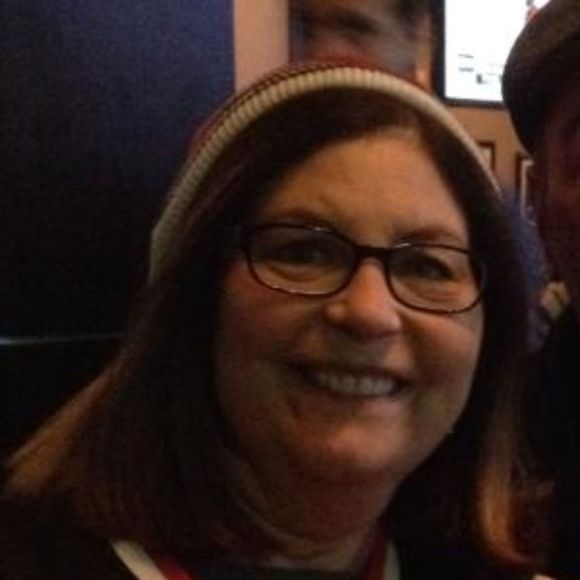 Profile Picture of Janet Parello (@jnut13) on Poshmark