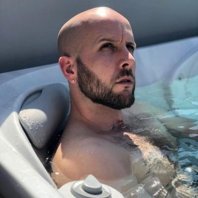 Profile Picture of Adam Lucy (@Fixmyweave) on Twitter