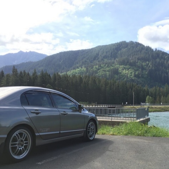 Profile Picture of Kevin Barker (@kevin_barker) on Poshmark