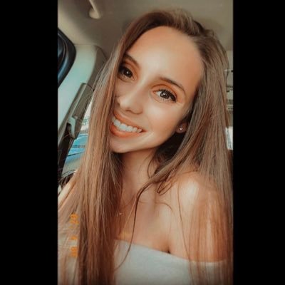 Profile Picture of Leah (@ferrante_leah) on Twitter