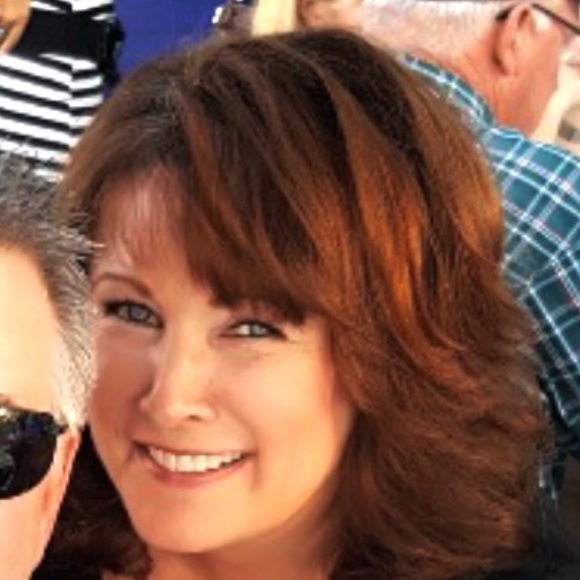 Profile Picture of Janet Creger (@jlynnwoods16) on Poshmark