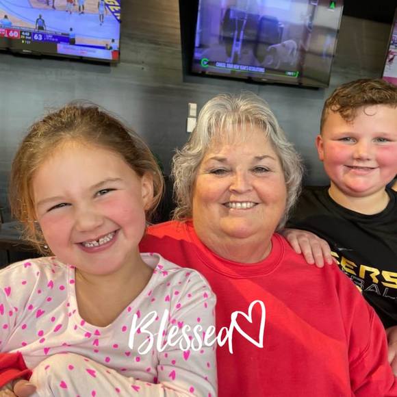 Profile Picture of Cherry Routon (@suesue00) on Poshmark