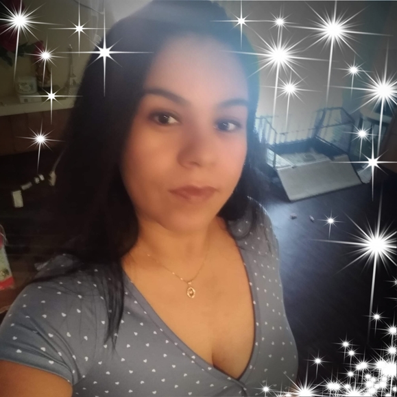 Profile Picture of Rossy Jimenez (@roxana3212) on Poshmark