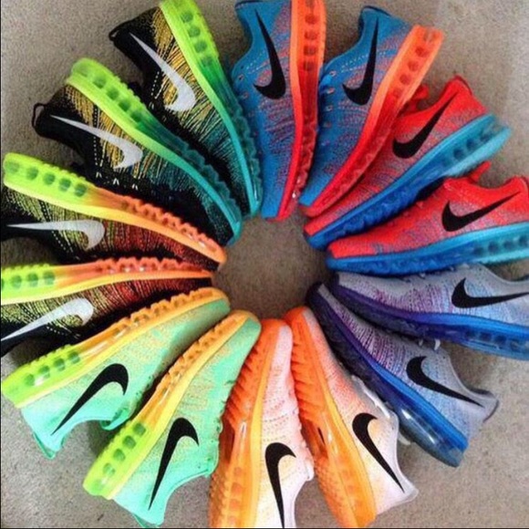 Profile Picture of Elle Nittinger (@eanitt22) on Poshmark