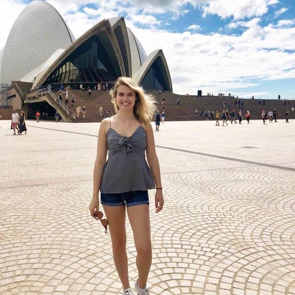 Profile Picture of April Larsen (@april_larsen) on Poshmark