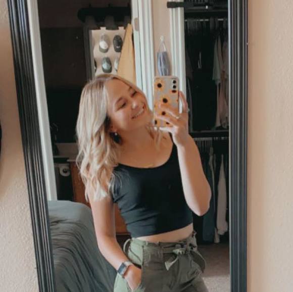 Profile Picture of Aspen Ruiz (@spen_ru) on Poshmark