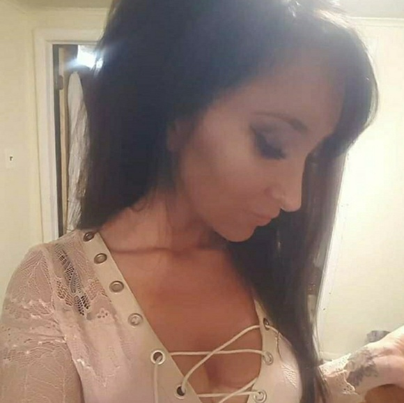 Profile Photo of Amanda Faith (@faithamanda5411) on Poshmark