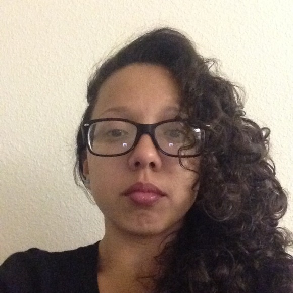 Profile Picture of Edna Cedillos (@theednamo) on Poshmark