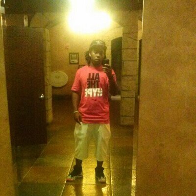 Profile Picture of Carlos Hunter (@EXCUSEMY3RDLEG) on Twitter