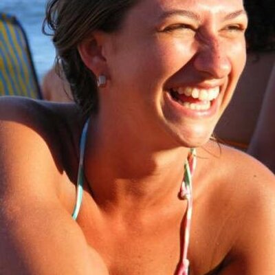 Profile Picture of Julia Esteves (@JULIAAESTEVES) on Twitter