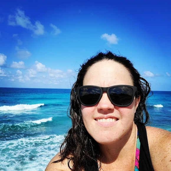 Profile Picture of Stacy Ankerson (@cloud9daisy) on Poshmark