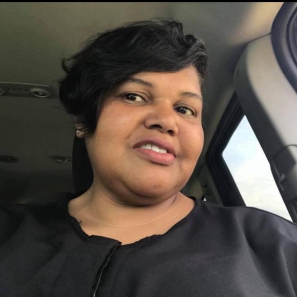 Profile Picture of Kimberly Crider (@kimcri68) on Poshmark