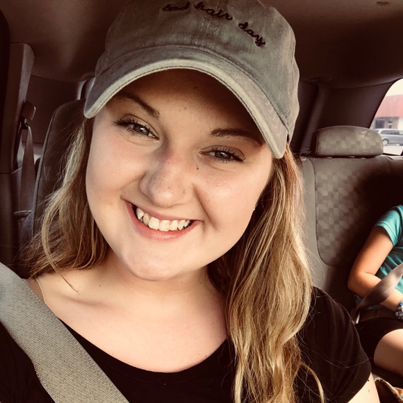 Profile Picture of Autumn Lancaster (@autumnlancas534) on Poshmark