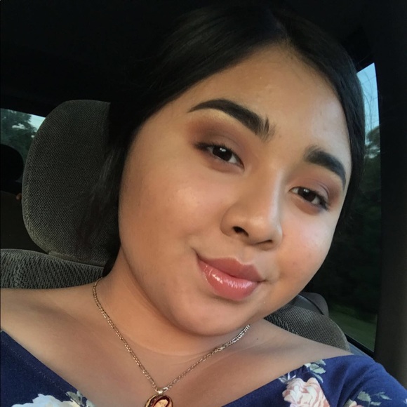 Profile Picture of Maritza Toledo (@maritzatoledo4) on Poshmark