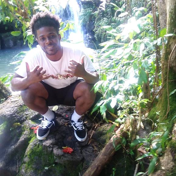 Profile Picture of Roy Sutton iii (@trethetrill) on Poshmark