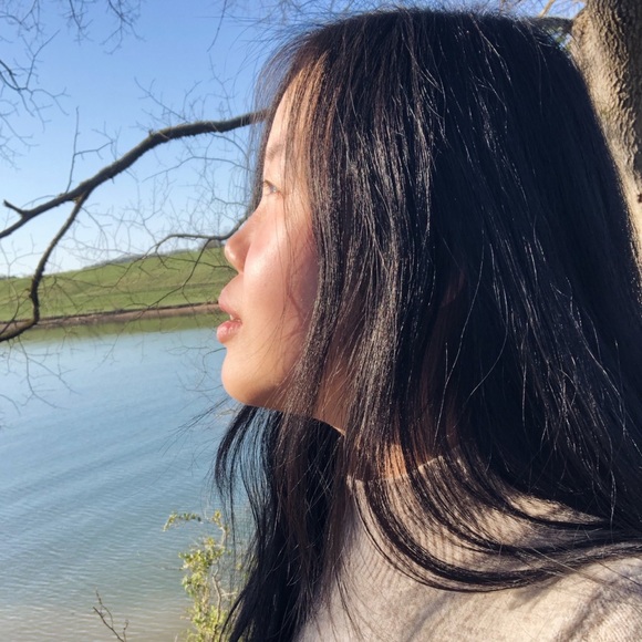 Profile Picture of Anping Tripon (@anping) on Poshmark