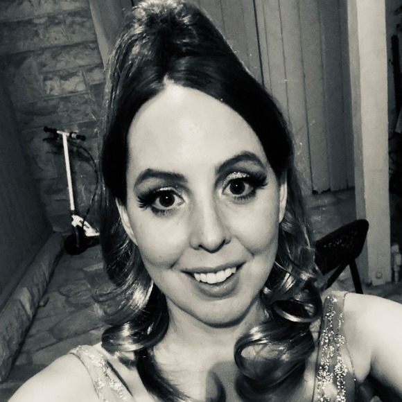 Profile Picture of Deirdre Devlin (@deirdre_devlin) on Poshmark