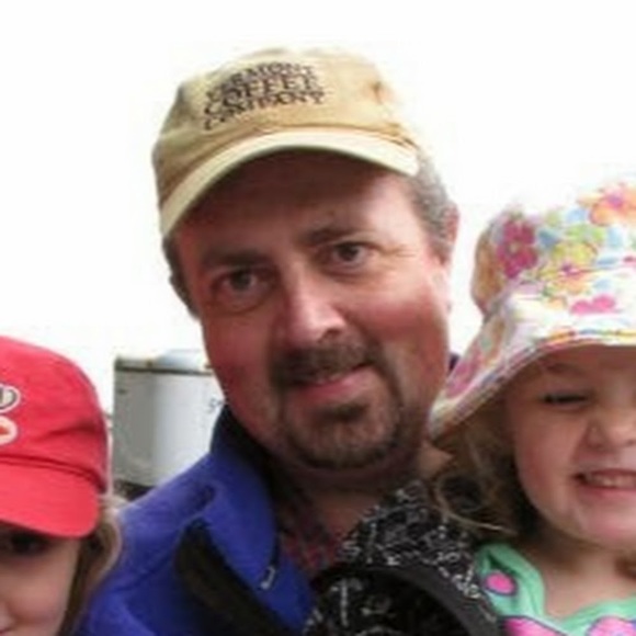 Profile Picture of Mark Eidsness (@markeidsness) on Poshmark