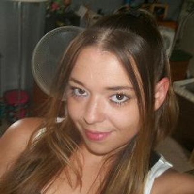 Profile Picture of Laura Engelhardt (@laura_E_89) on Twitter