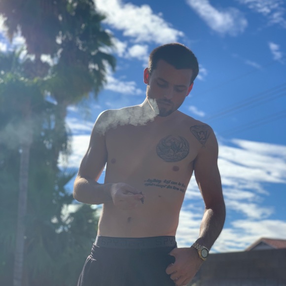 Profile Picture of David Horn (@daaveyswavey) on Poshmark