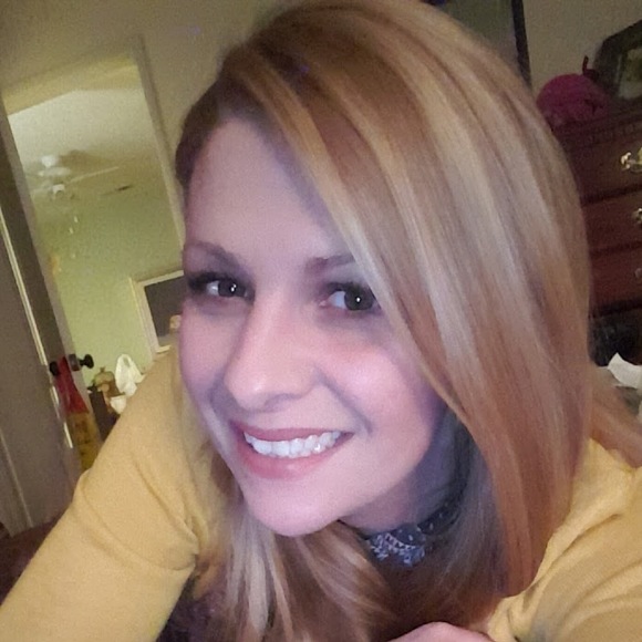 Profile Picture of Melissa Antill (@melissaantill) on Poshmark