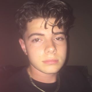 Profile Picture of Alex Mantell (@mike.lookatmynewpicsofmykitten) on Facebook