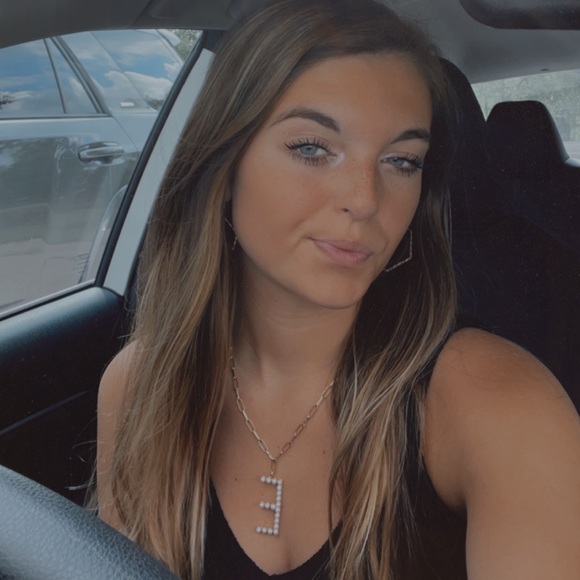 Profile Picture of Emma James (@emmajames835) on Poshmark