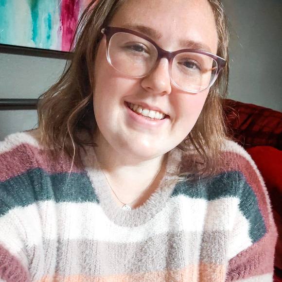 Profile Picture of Bethany Schackow (@bschackow) on Poshmark