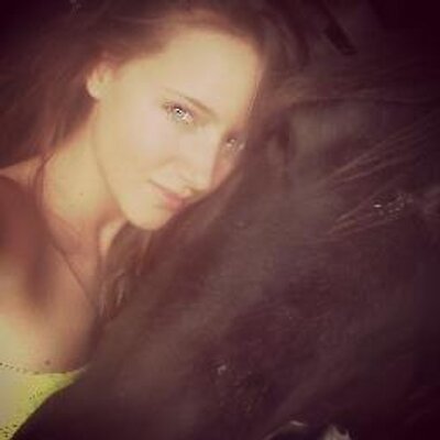 Profile Picture of Julia Marie Rix (@JuliaMarieRix) on Twitter