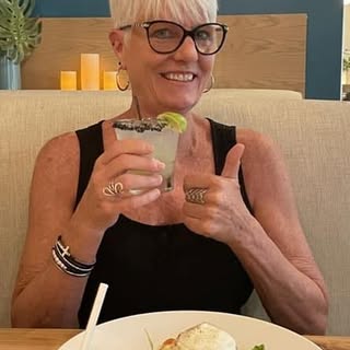 Profile Picture of Robin Baldwin (@robinbaldwinhills) on Instagram