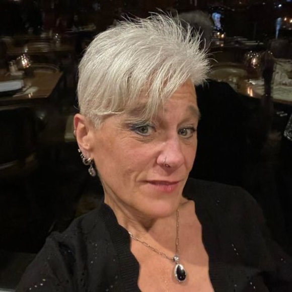 Profile Picture of Nancy a Macaruso (@nmacaruso) on Poshmark