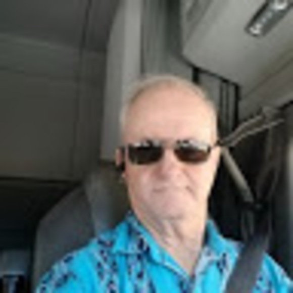 Profile Picture of David Ray (@davidray918) on Poshmark