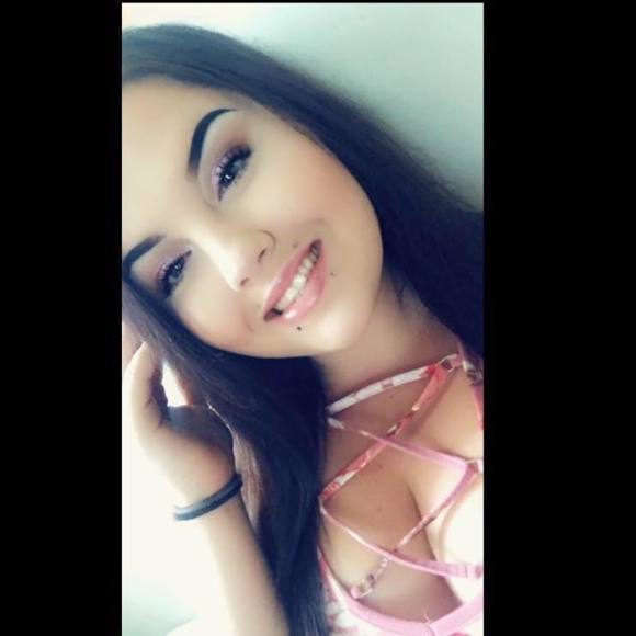 Hayley Unsell - Poshmark Profile Picture of Hayley Unsell (@hayleyboo909) on Poshmark