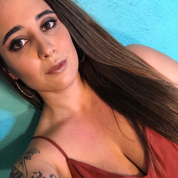 Profile Picture of Emily Puttick (@putticke) on Poshmark